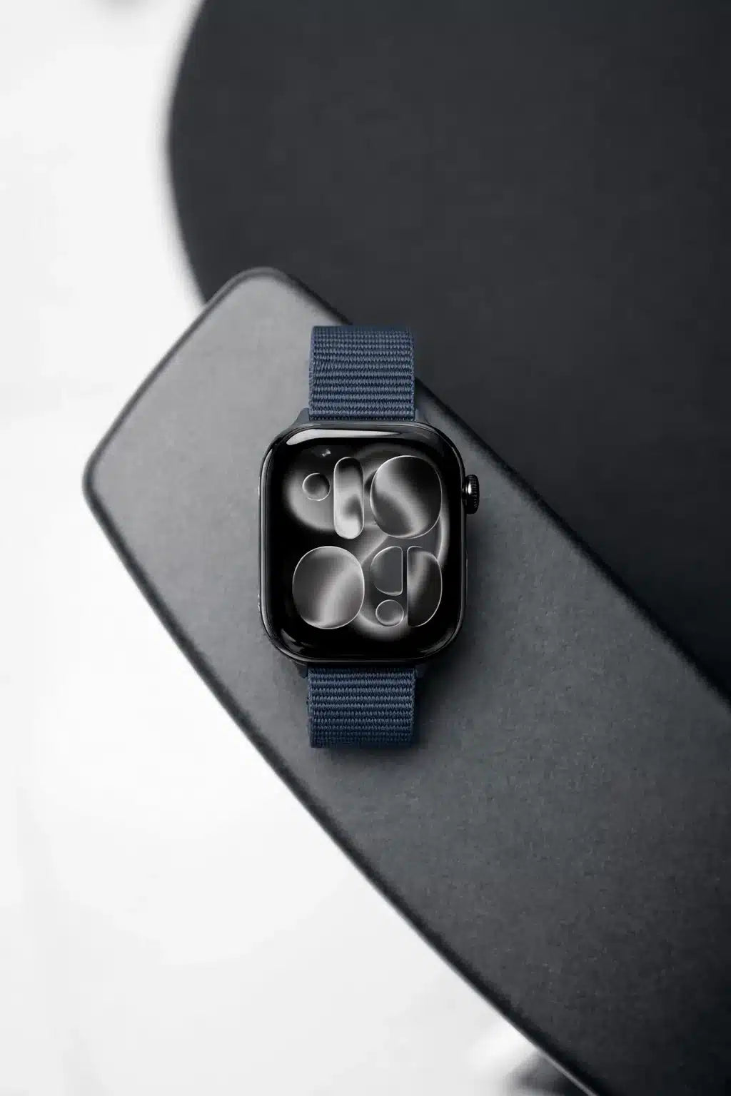 Apple Series 11 Smart Watch ( Apple Logo )